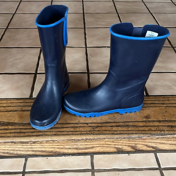 Gently used Sperry rain boots - Picture 2 of 5